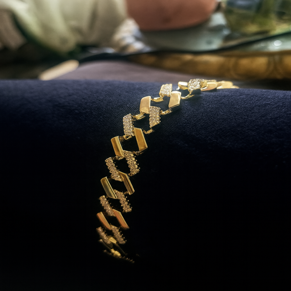 14 K Taşlı Vip Bileklik