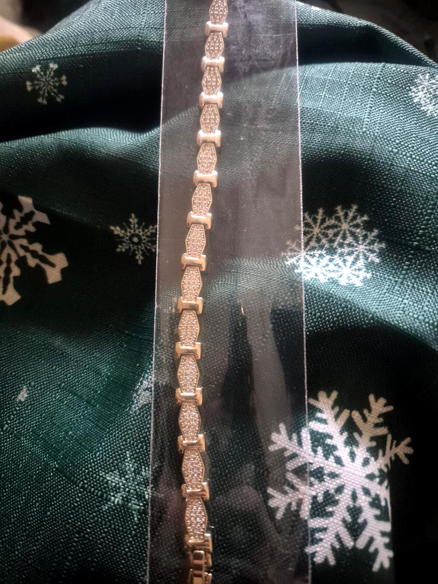 Xuping Geçmeli Taşlı Bileklik